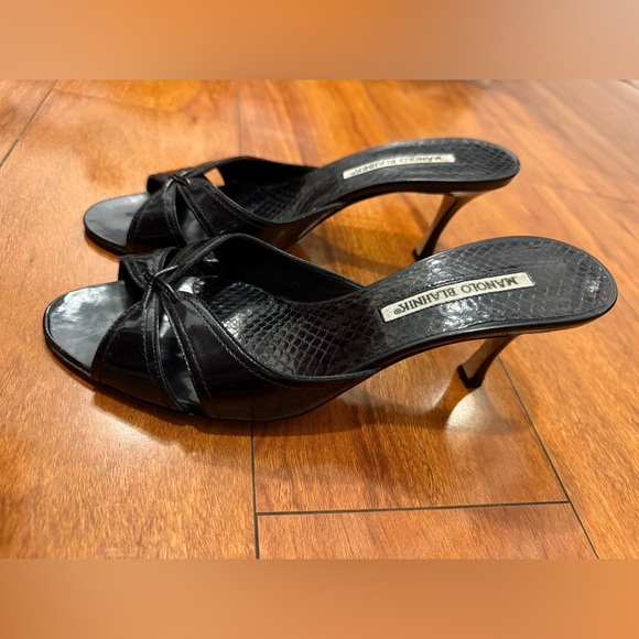 Manolo Blahnik Black Leather Heeled Sandals Size 7 - Picture 2 of 5